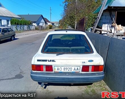 Белый Форд Эскорт, объемом двигателя 1.4 л и пробегом 0 тыс. км за 400 $, фото 2 на Automoto.ua