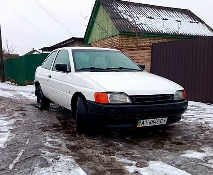 Білий Форд Ескорт, об'ємом двигуна 1.3 л та пробігом 400 тис. км за 530 $, фото 2 на Automoto.ua