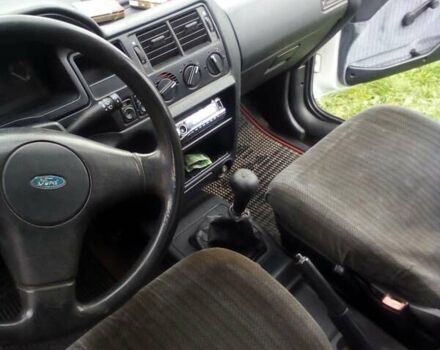 Белый Форд Эскорт, объемом двигателя 1.4 л и пробегом 470 тыс. км за 1300 $, фото 6 на Automoto.ua