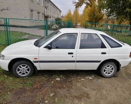 Белый Форд Эскорт, объемом двигателя 1.3 л и пробегом 90 тыс. км за 2099 $, фото 7 на Automoto.ua