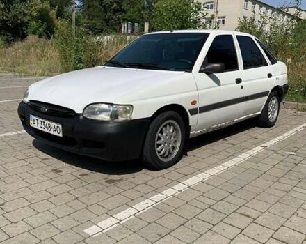 Белый Форд Эскорт, объемом двигателя 1.6 л и пробегом 250 тыс. км за 1000 $, фото 3 на Automoto.ua