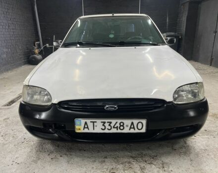 Білий Форд Ескорт, об'ємом двигуна 1.6 л та пробігом 96 тис. км за 1000 $, фото 1 на Automoto.ua