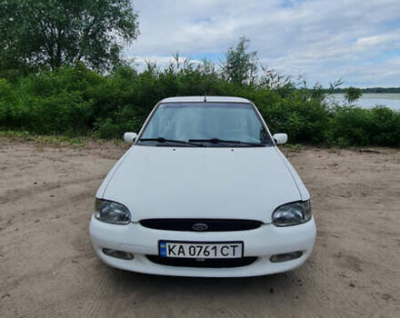 Белый Форд Эскорт, объемом двигателя 1.6 л и пробегом 375 тыс. км за 2900 $, фото 5 на Automoto.ua