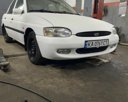 Белый Форд Эскорт, объемом двигателя 1.6 л и пробегом 375 тыс. км за 137000 $, фото 2 на Automoto.ua