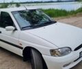 Белый Форд Эскорт, объемом двигателя 1.6 л и пробегом 388 тыс. км за 3000 $, фото 1 на Automoto.ua