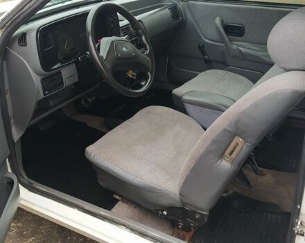 Белый Форд Эскорт, объемом двигателя 1.6 л и пробегом 300 тыс. км за 343 $, фото 9 на Automoto.ua