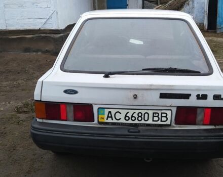 Белый Форд Эскорт, объемом двигателя 1.6 л и пробегом 300 тыс. км за 343 $, фото 4 на Automoto.ua