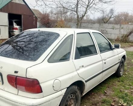 Белый Форд Эскорт, объемом двигателя 6 л и пробегом 8 тыс. км за 550 $, фото 2 на Automoto.ua