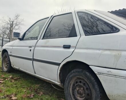 Белый Форд Эскорт, объемом двигателя 6 л и пробегом 8 тыс. км за 550 $, фото 7 на Automoto.ua