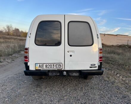 Белый Форд Эскорт, объемом двигателя 1.6 л и пробегом 300 тыс. км за 1200 $, фото 3 на Automoto.ua
