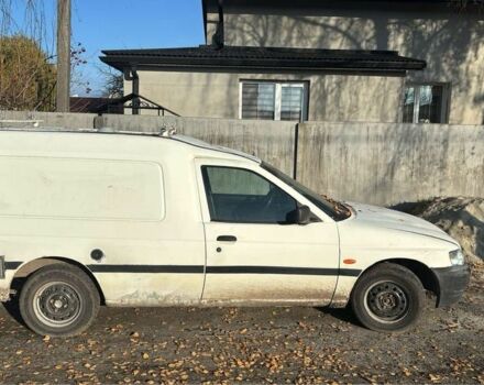 Белый Форд Эскорт, объемом двигателя 1.3 л и пробегом 150 тыс. км за 300 $, фото 1 на Automoto.ua