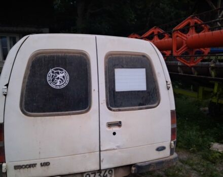 Белый Форд Эскорт, объемом двигателя 1 л и пробегом 2 тыс. км за 700 $, фото 2 на Automoto.ua