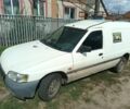 Білий Форд Ескорт, об'ємом двигуна 1.8 л та пробігом 300 тис. км за 1099 $, фото 5 на Automoto.ua