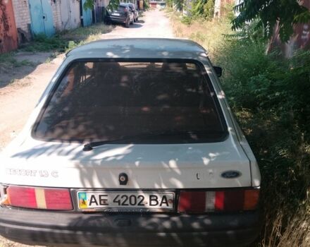 Белый Форд Эскорт, объемом двигателя 1 л и пробегом 1 тыс. км за 930 $, фото 3 на Automoto.ua