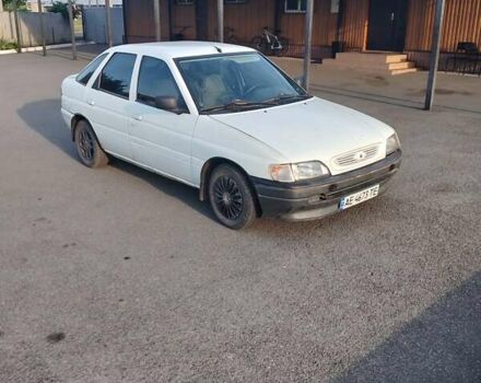 Білий Форд Ескорт, об'ємом двигуна 1.4 л та пробігом 250 тис. км за 1100 $, фото 3 на Automoto.ua