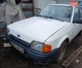 Белый Форд Эскорт, объемом двигателя 1.3 л и пробегом 300 тыс. км за 1000 $, фото 1 на Automoto.ua