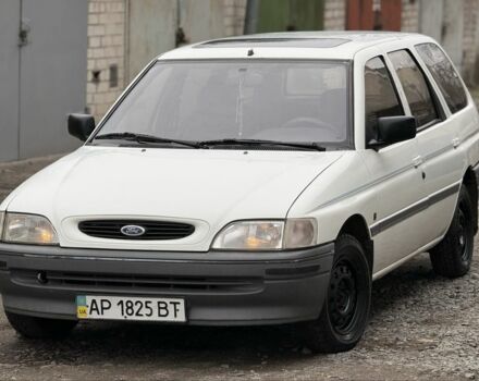 Білий Форд Ескорт, об'ємом двигуна 1.4 л та пробігом 250 тис. км за 750 $, фото 2 на Automoto.ua