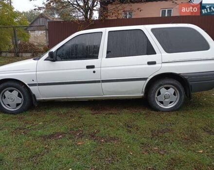 Білий Форд Ескорт, об'ємом двигуна 1.8 л та пробігом 84 тис. км за 1400 $, фото 1 на Automoto.ua
