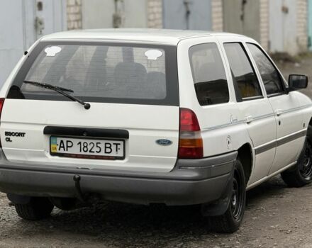 Білий Форд Ескорт, об'ємом двигуна 1.4 л та пробігом 250 тис. км за 750 $, фото 5 на Automoto.ua