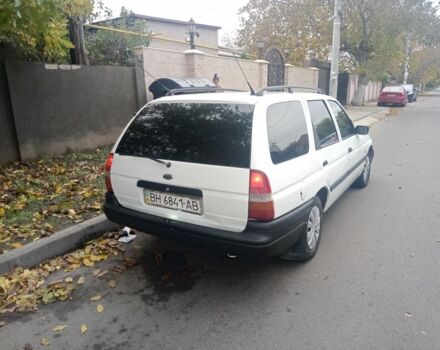 Белый Форд Эскорт, объемом двигателя 1.4 л и пробегом 373 тыс. км за 1350 $, фото 4 на Automoto.ua