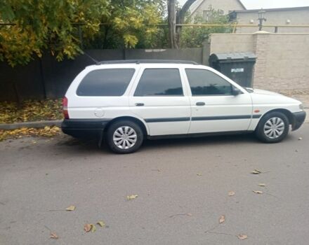 Белый Форд Эскорт, объемом двигателя 1.4 л и пробегом 373 тыс. км за 1350 $, фото 2 на Automoto.ua