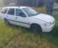 Білий Форд Ескорт, об'ємом двигуна 1.4 л та пробігом 300 тис. км за 500 $, фото 1 на Automoto.ua