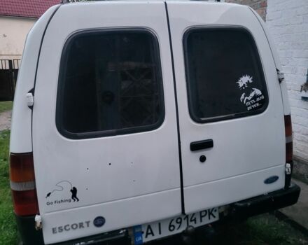 Белый Форд Эскорт, объемом двигателя 1.4 л и пробегом 257 тыс. км за 1400 $, фото 5 на Automoto.ua