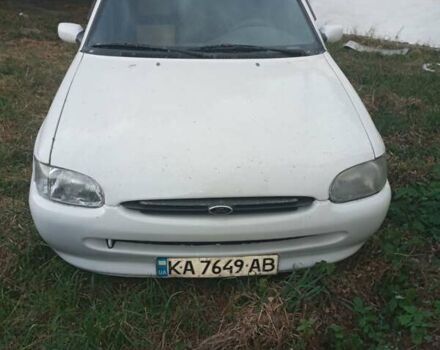 Белый Форд Эскорт, объемом двигателя 1.3 л и пробегом 320 тыс. км за 1100 $, фото 3 на Automoto.ua