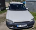 Белый Форд Эскорт, объемом двигателя 1.6 л и пробегом 260 тыс. км за 1800 $, фото 1 на Automoto.ua
