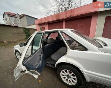 Белый Форд Эскорт, объемом двигателя 1.8 л и пробегом 150 тыс. км за 550 $, фото 6 на Automoto.ua