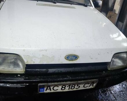 Белый Форд Эскорт, объемом двигателя 1.6 л и пробегом 150 тыс. км за 750 $, фото 1 на Automoto.ua
