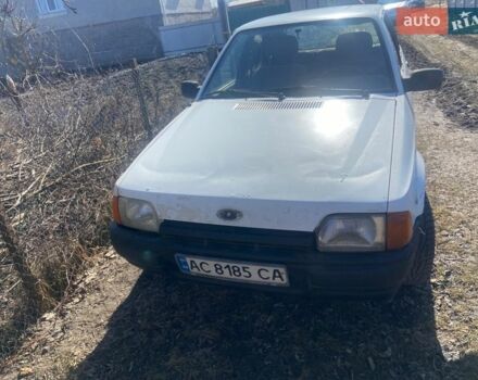Білий Форд Ескорт, об'ємом двигуна 1.6 л та пробігом 200 тис. км за 450 $, фото 1 на Automoto.ua