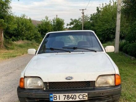 Форд Ескорт 1988 у Светловдске на Automoto.ua Білий Форд Ескорт, об'ємом двигуна 1.4 л та пробігом 3 тис. км за 556 $, фото 1 на Automoto.ua