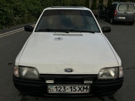 Форд Эскорт 1988 в Надворной на Automoto.ua Белый Форд Эскорт, объемом двигателя 1.6 л и пробегом 200 тыс. км за 500 $, фото 1 на Automoto.ua