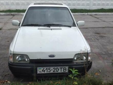Форд Эскорт 1988 в Червонограде на Automoto.ua Белый Форд Эскорт, объемом двигателя 1.3 л и пробегом 45 тыс. км за 1000 $, фото 1 на Automoto.ua