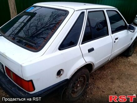 Форд Ескорт 1988 у Лозовой на Automoto.ua Білий Форд Ескорт, об'ємом двигуна 13 л та пробігом 0 тис. км за 450 $, фото 1 на Automoto.ua