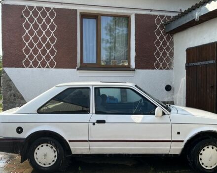 Белый Форд Эскорт, объемом двигателя 1.4 л и пробегом 3 тыс. км за 800 $, фото 1 на Automoto.ua