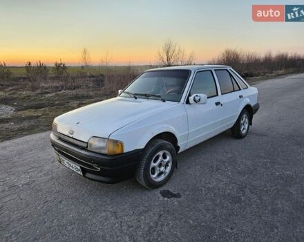 Белый Форд Эскорт, объемом двигателя 1.6 л и пробегом 123 тыс. км за 850 $, фото 1 на Automoto.ua