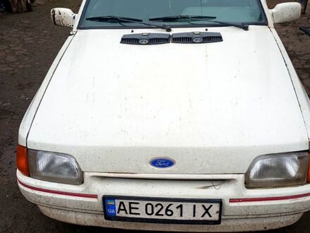 Білий Форд Ескорт, об'ємом двигуна 1.3 л та пробігом 0 тис. км за 700 $, фото 1 на Automoto.ua