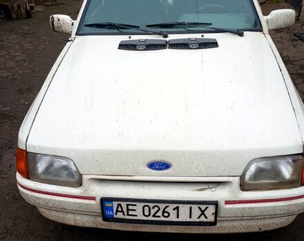 Белый Форд Эскорт, объемом двигателя 1.3 л и пробегом 0 тыс. км за 700 $, фото 1 на Automoto.ua