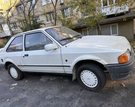 Белый Форд Эскорт, объемом двигателя 1.3 л и пробегом 125 тыс. км за 475 $, фото 1 на Automoto.ua