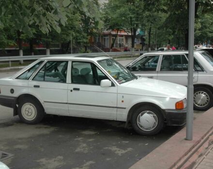Белый Форд Эскорт, объемом двигателя 1.6 л и пробегом 1 тыс. км за 1224 $, фото 1 на Automoto.ua