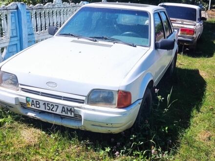 Форд Эскорт 1990 в Жмеренке на Automoto.ua Белый Форд Эскорт, объемом двигателя 0 л и пробегом 26 тыс. км за 750 $, фото 1 на Automoto.ua