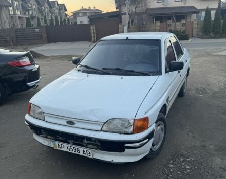 Белый Форд Эскорт, объемом двигателя 1.3 л и пробегом 99 тыс. км за 807 $, фото 1 на Automoto.ua
