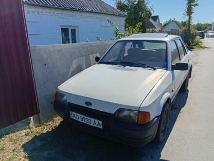 Білий Форд Ескорт, об'ємом двигуна 1 л та пробігом 240 тис. км за 400 $, фото 1 на Automoto.ua