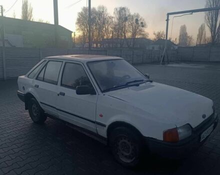 Білий Форд Ескорт, об'ємом двигуна 1.4 л та пробігом 43 тис. км за 750 $, фото 1 на Automoto.ua