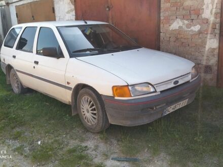 Форд Эскорт 1991 в Львове на Automoto.ua Белый Форд Эскорт, объемом двигателя 1.3 л и пробегом 750 тыс. км за 400 $, фото 1 на Automoto.ua