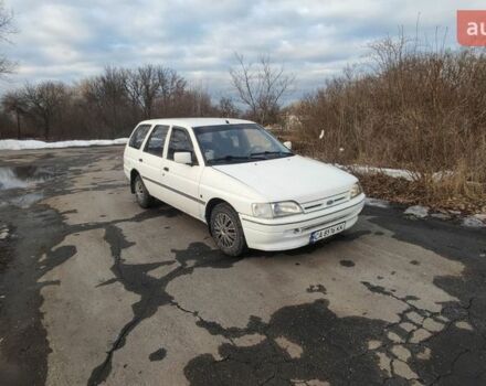 Білий Форд Ескорт, об'ємом двигуна 1.8 л та пробігом 300 тис. км за 1200 $, фото 1 на Automoto.ua