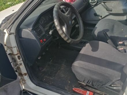 Форд Эскорт 1992 в Жмеренке на Automoto.ua Белый Форд Эскорт, объемом двигателя 1.8 л и пробегом 860 тыс. км за 726 $, фото 1 на Automoto.ua