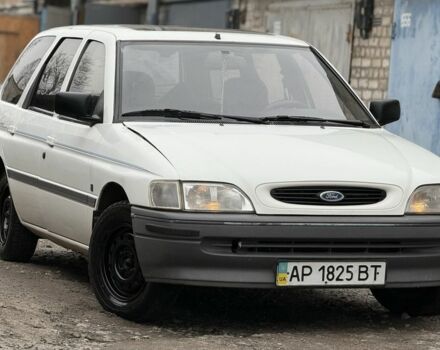 Білий Форд Ескорт, об'ємом двигуна 1.4 л та пробігом 250 тис. км за 750 $, фото 1 на Automoto.ua